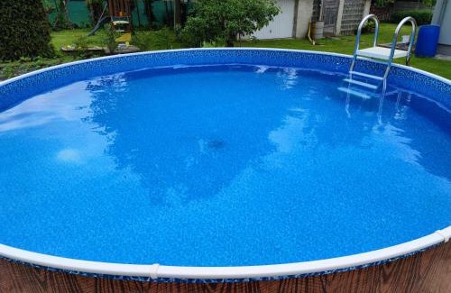 Varnsdorf House | Family-Friendly Stay at Apartmán u Šálku with Pool Access