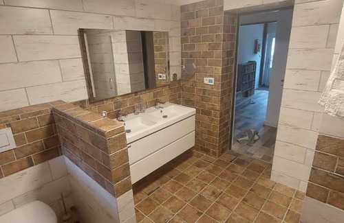 Rapsach Apartment | Pet-Friendly Retreat: Apartmán u Hospoda u Dračice, 9/10 Rated