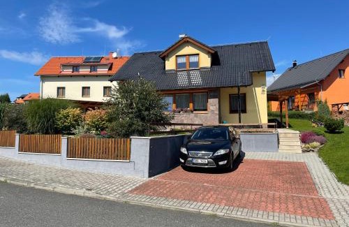 Kasperske Hory Apartment | Family-Friendly Comfort at Apartmán u Kovářů - Guest Rated 9.8