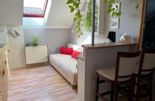 Suchdol nad Luznici House | Oceanfront Retreat: Apartmán u Míši with a 9.6 Rating