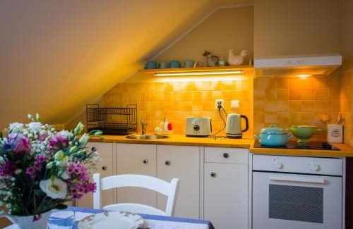 Stare Krecany Apartment | Ideal Getaway at Apartmán U Mluvících Kamenů - 9/10 Rated