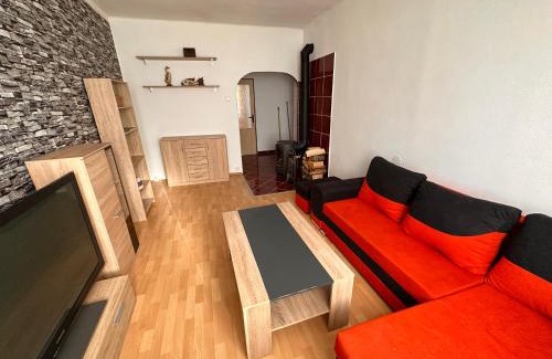 Horni Blatna Apartment | Pet-Friendly Retreat at Apartmán U náměstí Horní Blatná