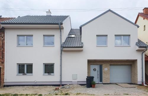 Sardice Apartment | Child-Friendly Retreat at Apartmán U sklepů - Rated 9.3/10