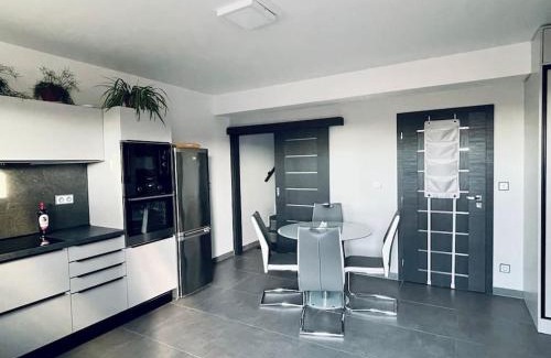 Mikulov Apartment | Pet-Friendly Comfort at Apartmán U Trati - Guest Rated 9.8