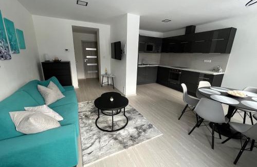 Klasterec nad Ohri Apartment | Family-Friendly Stay at Apartmán u zámecké zahrady