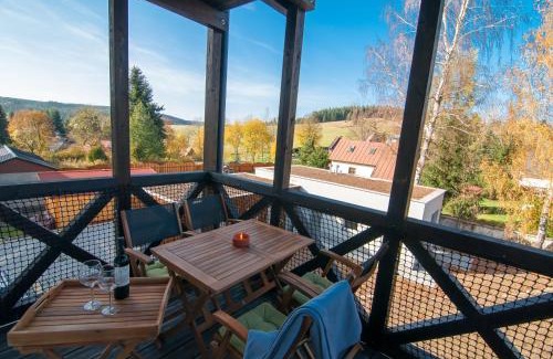 Horni Blatna Apartment | Inviting U Zlaté břízy: Family-Friendly with 9.6 Rating