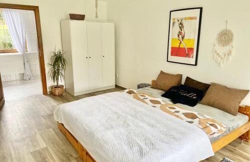 Libceves Apartment | Pet-Friendly Apartment in Židovice Horse Arena