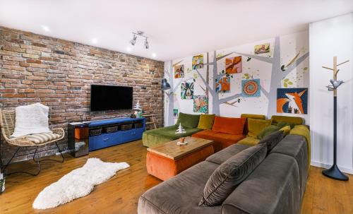Dolni Lomna Apartment | Enchanting Stay at Apartmán V medvědím brlohu with Ocean Views