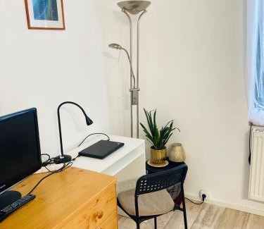 Hradec Kralove Apartment | Relaxing Retreat: Apartmán v zahradě Malšovice