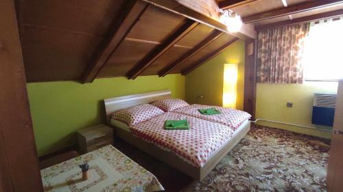 Strba House | Inviting Apartmán Vika: Guest Rated 9.3, Family-Friendly Stay