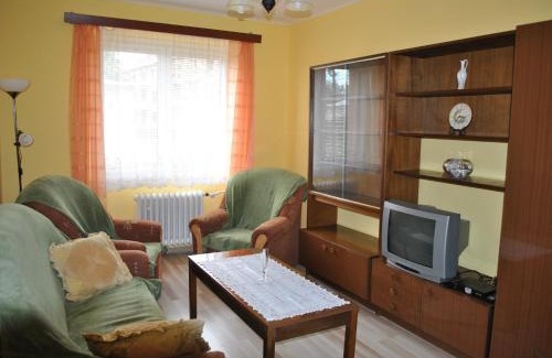 Trebon Apartment | Oceanfront Apartmán Viktorie: Family-Friendly Getaway