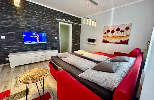 Ruzinov Apartment | Tranquil Apartment with Free Parking - Guest Rated 9.6/10