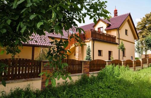 Sec Apartment | Family-Friendly Retreat at Apartmánový dům 13