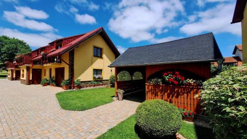 Pavcina Lehota House | Family-Friendly Stay at Apartmány Ďurik - Guest Rated 9.5