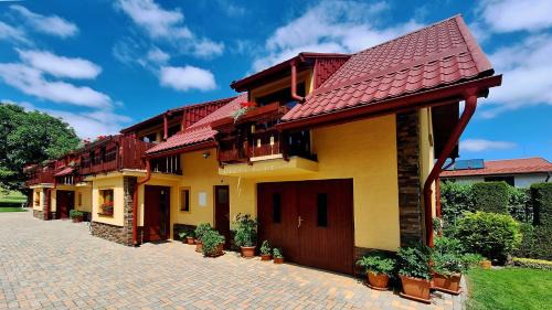 Pavcina Lehota House | Family-Friendly Stay at Apartmány Ďurik - Guest Rated 9.5