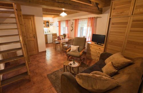 Adrspach Apartment | Highly Rated Penzion Adršpach "U Kozárů" with Pool Access