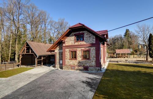 Chlum u Trebone Apartment | Family-Friendly Apartmány Hájovna with Pet Amenities