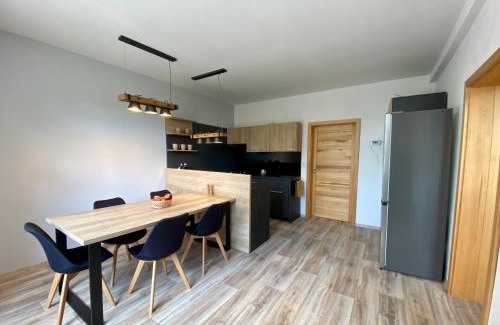 Zacler Apartment | Guest Favorite: Apartmány Havířská Žacléř with Pool Access