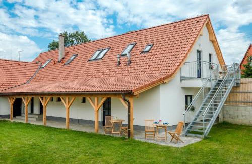 Trhove Sviny Apartment | Family-Friendly Apartmány Jedovary with High Guest Ratings
