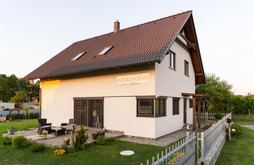 Nove Hrady Apartment | Discover Family-Friendly Apartmány Kohoutek a Slepička