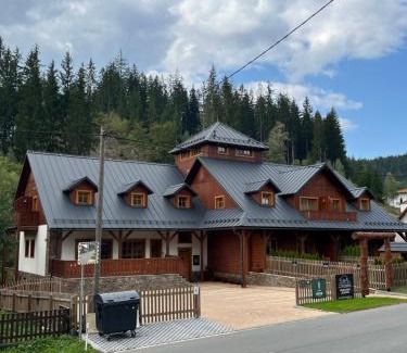Velke Karlovice Apartment | Pet-Friendly Apartmány La Šiška - Guest Rated 9.7/10