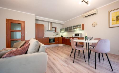 Luhacovice Apartment | Pet-Friendly Getaway at Apartmány Luhačovice, Royal