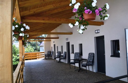 Stare Splavy House | Pet-Friendly Retreat at Máchovo Jezero with Ocean Views