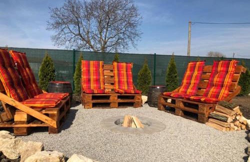Milovice Apartment | Guest Rated 10/10 at Apartmány Milovice with Pool Access