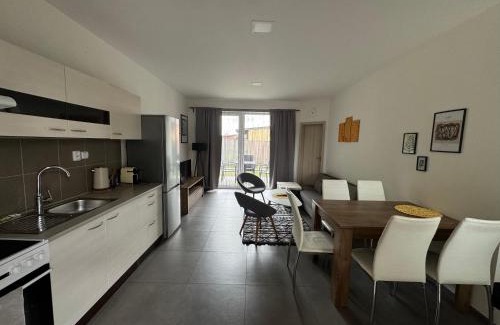 Podivin Apartment | Pet-Friendly Apartmány Miromar with Pool & Restaurant