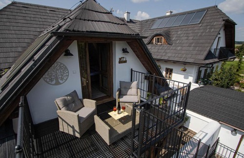 Libchavy House | Top-Rated Apartmány NA DAŘILCE with Private Pool & Hot Tub