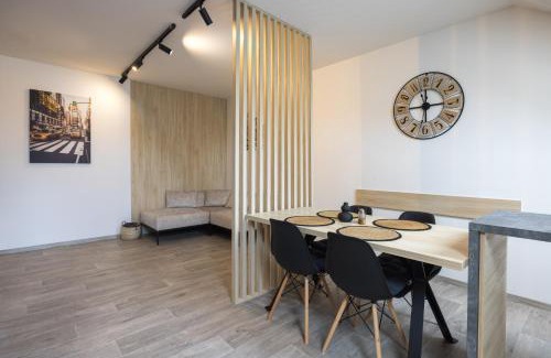Litomysl Apartment | Ideal Stay at Apartmány Na Lánech with Hot Tub Access