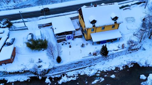Svoboda nad Upou Apartment | Riverfront Retreat: Spa & Hot Tub, Rated 9/10 by Guests