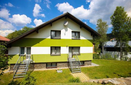 Zelezna Ruda Resort | Pet-Friendly Retreat at Apartmány Nad Rybníkem