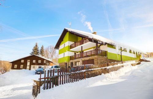 Zelezna Ruda Resort | Pet-Friendly Retreat at Apartmány Nad Rybníkem