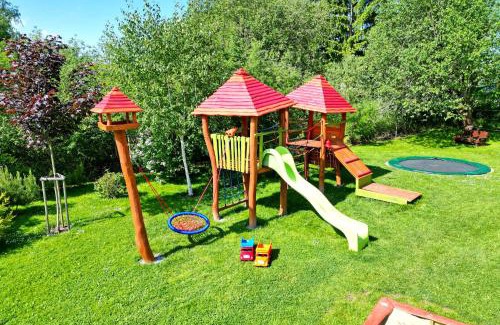 Karlovy Dvory Apartment | Pet-Friendly Oceanfront Apartments Nad Rybníky - 9.4/10 Rated