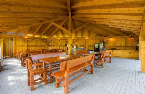 Karlovy Dvory Apartment | Pet-Friendly Oceanfront Apartments Nad Rybníky - 9.4/10 Rated