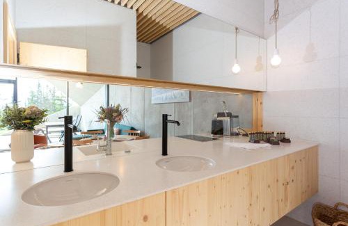 Mala Frankova Apartment | Elegant PANORAMA Bachledka: Pet-Friendly Retreat Awaits