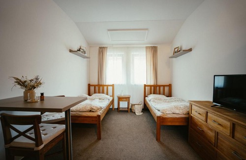 Sedlec-Prcice Apartment | Relaxing Stay at Apartmány Pod Kopcem - Monínec with Pool