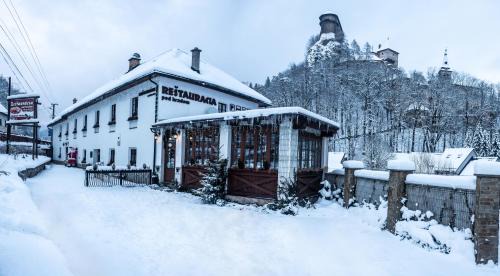 Oravsky Podzamok Apartment | Discover Apartmány pod Oravským hradom: Family-Friendly Stay
