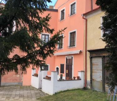 Slavonice Apartment | Guest Rated: 9.5! Family-Friendly Apartmány pod věží