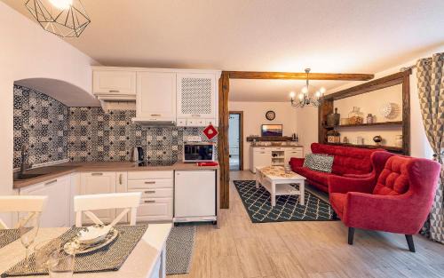 Spisska Stara Ves Apartment | Discover Apartmány pri Dunajci: Pool, Hot Tub & More!