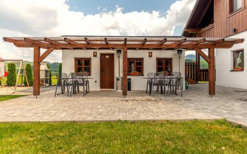 Spisska Stara Ves Apartment | Discover Apartmány pri Dunajci: Pool, Hot Tub & More!