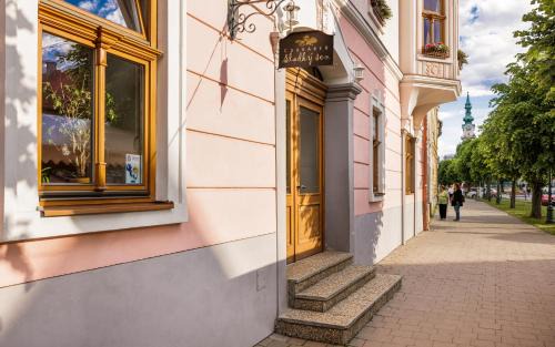 Kezmarok Apartment | Discover Apartmány Sladký sen: Family-Friendly Getaway