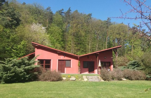 Buchlovice Apartment | Pet-Friendly APARTMÁNY SMRAĎAVKA with Hot Tub & High Ratings