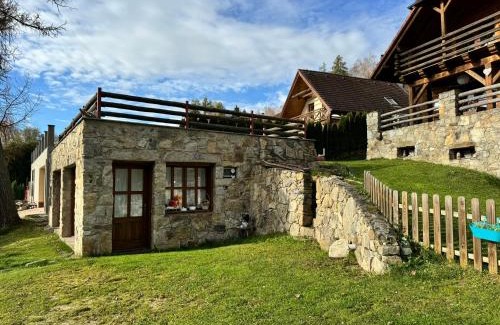 Karlovy Dvory Apartment | Comfortable Stay at Apartmány Srub Jenišov - 8.5/10 Rated