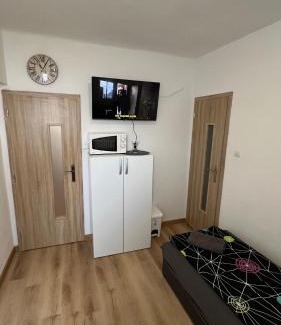 Kezmarok Apartment | Oceanfront Apartmány Star with Pool & Breakfast Included