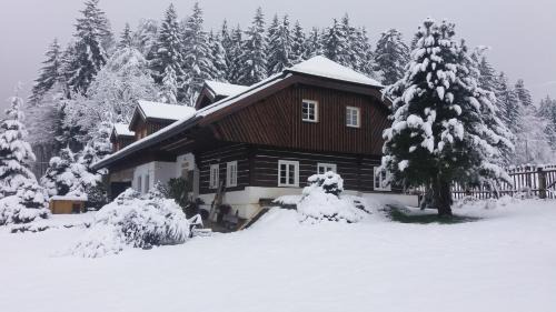 Zdikov Apartment | Stylish Apartmány U Šakala: Pet Friendly & Great Reviews!