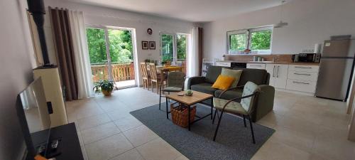 Karlovy Dvory Apartment | Family-Friendly Getaway at Nové apartmány U Špilínků