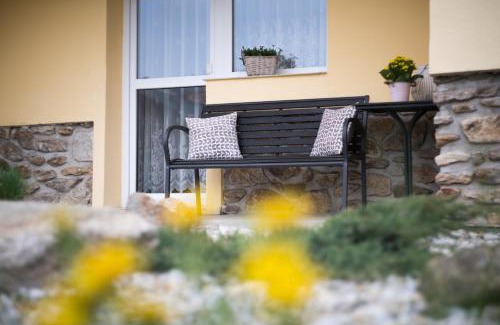 Kvilda Apartment | Pet-Friendly Retreat at Apartmány U Sjezdovky - Rated 9.3