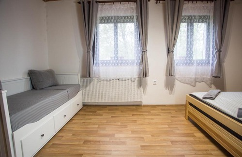 Cachrov Apartment | Pet-Friendly Retreat at Apartmány Ve Mlejně - Rated 9.4/10